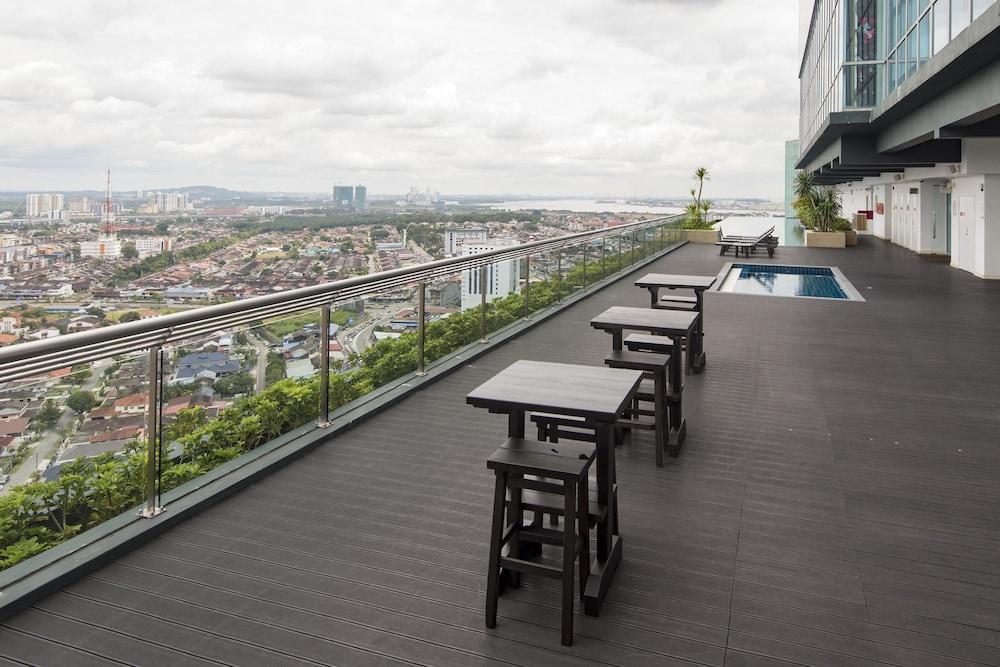Centre 4* Johor Bahru